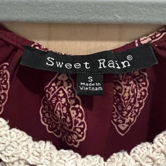 Sweet Rain Maroon Patterned Tunic with Lace Upper Design - Picture 4 of 5